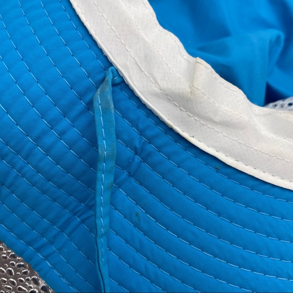 Blue Hat for Outdoor Adventures - Picture 7 of 9